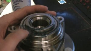 GMC Jimmy - Подшипники ступиц и набивка их смазкой  высокотемпературной LIQUI MOLY LM-50