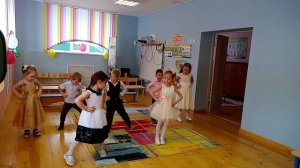 Танец на 8 Марта для бабушек.