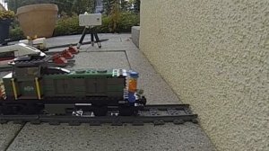 Lego train crash at solid wall - Cargo train 4512