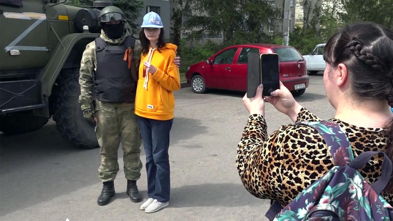 В Херсонской области российские военные помогают людям вернуться к нормальной жизни