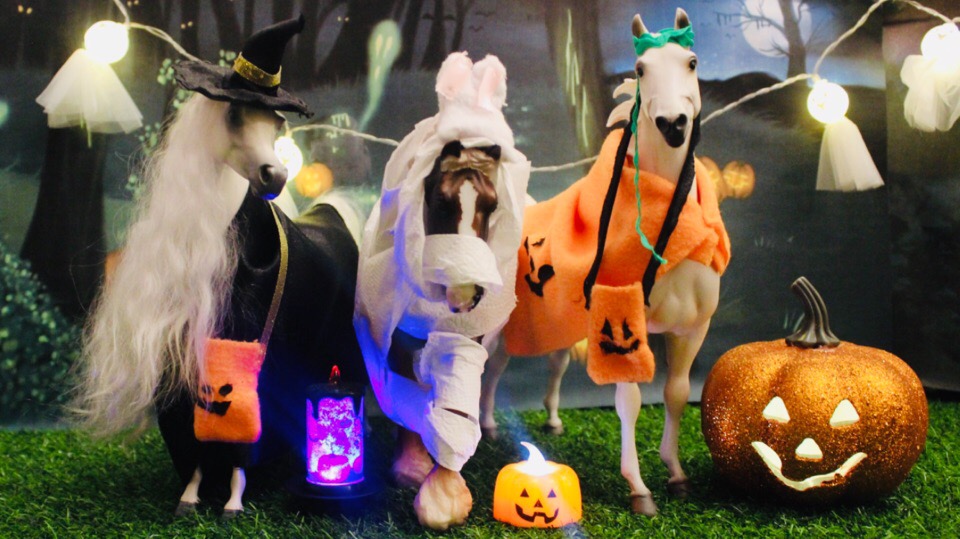 ХЭЛЛОУИН И ЛОШАДИ BREYER -HALLOWEEN AND HORSES-ЛОШАДИ БРЕЙЕР БРЕЕР ХЭЛЛОУИН?Breyer Halloween