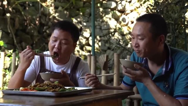 【美食合集】一整張毛肚,二弟做“麻辣毛肚”,脆嫩爽口吃得滿頭大汗#Mukbang【鐵鍋視頻】