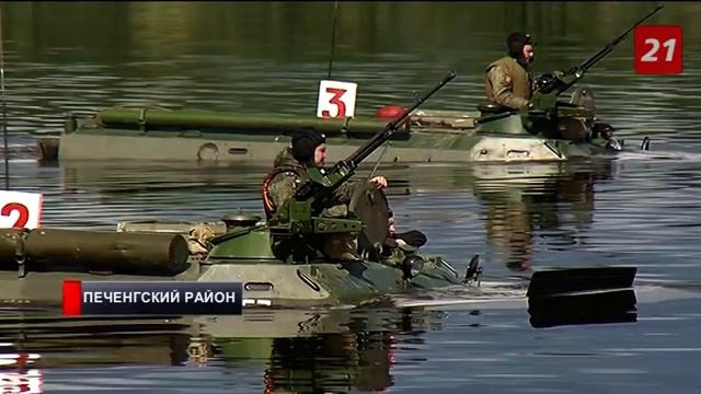 Морпехи Северного флота преодолевали водную преграду