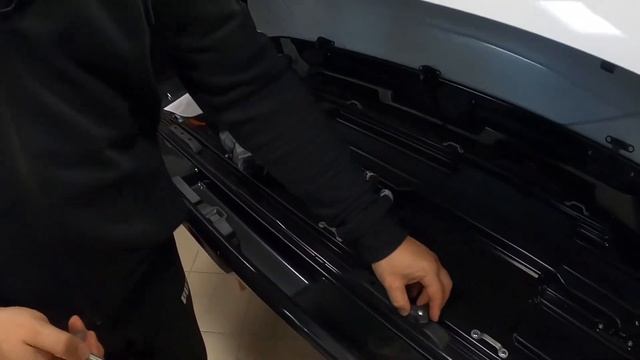 Автомобильный бокс Broomer Venture L 430 в цвете белый глянцевый смотреть онлайн