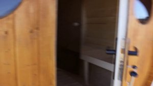Дверь для бани бочки и красивая и практичная