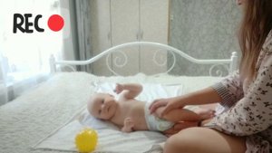 Как сделать массаж ребёнку в 3 месяца? Простые упражнения | Учимся переворачиваться