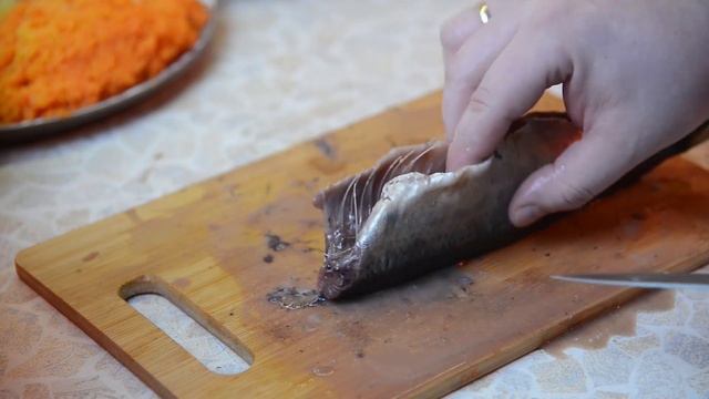 Как разделать селедку