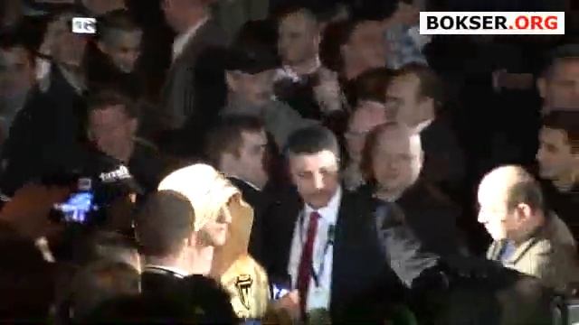 Marco Huck vs Denis Lebedev - Entrance to the ring смотреть онлайн