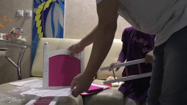 Кроватка для куклы Эмили смотреть онлайн