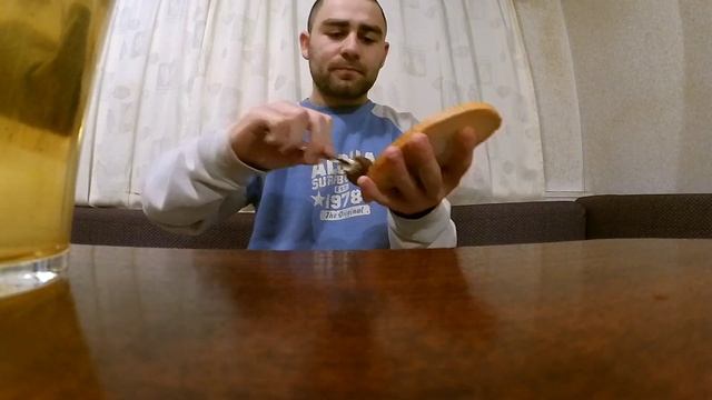 Каб пробует самый дешёвый чай в Англии.