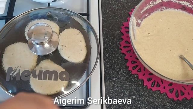 Такие оладьи вы точно не ели ? Оладьи на кефире с манкой