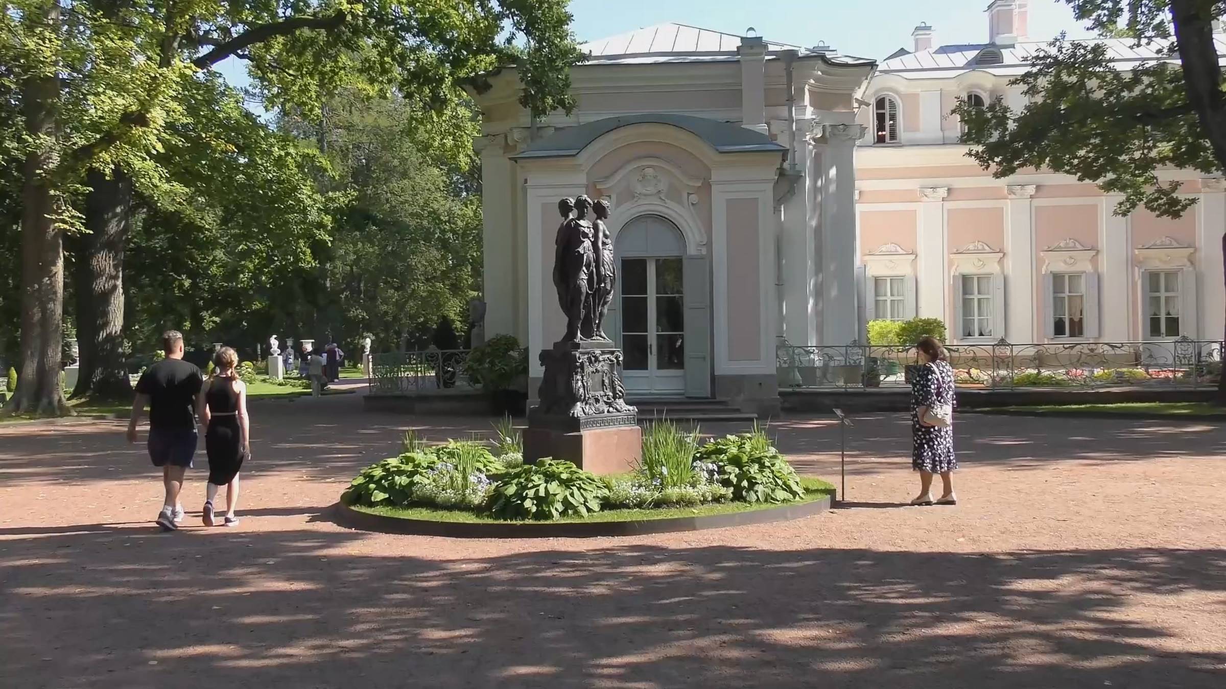 Ломоносов-Шагаем в Китайский дворец. смотреть онлайн