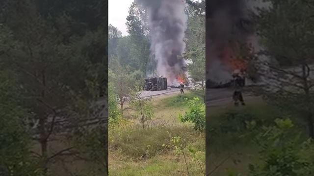 В Латвии продолжают гореть тягачи с бронетехникой НАТО. Второй случай за неделю.