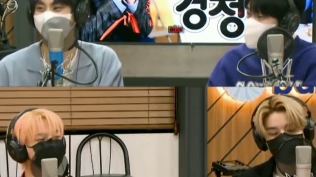 Jungwon forgot that Jay is also fluent in speaking English смотреть онлайн