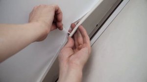 Випсилинг: повреждение полотна натяжного потолка