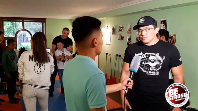 Анатолий Ким в центре для особенных детей.