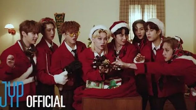 Stray Kids "Christmas EveL" MV