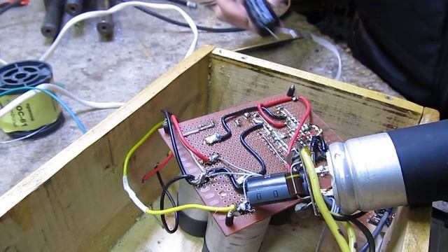 Усилитель на TDA2030 в корпусе из дерева смотреть онлайн