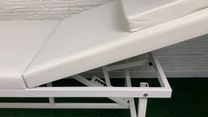 Купить стационарный массажный стол (кушетка) с регулирующимся подголовником и регулировкой высоты.