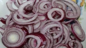 Маринованный красный лук в бальзамическом уксусе с укропом