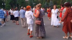 ЖАРКИЙ ИЮНЬ НАС ВОЗВРАЩАЕТ В РАДОСТЬ УШЕДШИХ ЛЕТ! ТАНЦЫ В ПАРКЕ ГОРЬКОГО ХАРЬКОВ