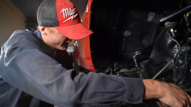 N80 Hilux EASY 3" lift - Fox/ Phatbars Black Coils - Extended Shackles - HOW TO смотреть онлайн