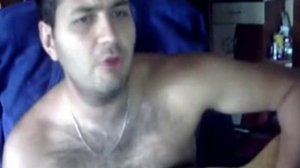 Осенний  ветер обрывает.