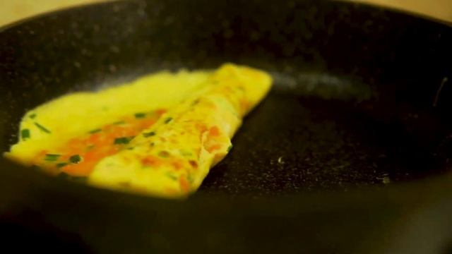 Быстрый и вкусный завтрак. Яичный ролл за 10 минут.