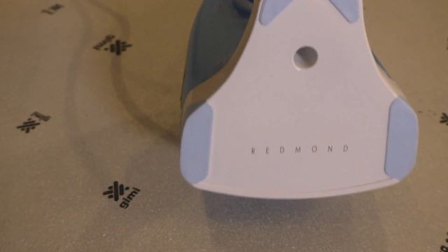 "Типа умный" утюг REDMOND SkyIron RI-C255S смотреть онлайн