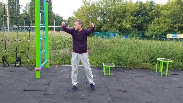 Упражнение со скакалкой. Отрабатываем движения 4х вариантов прыжков. смотреть онлайн