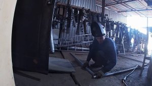 Сварка   стеллажей   под  глушители