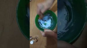 Слайм из домашних ингредиентов.