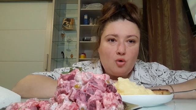 Мукбанг ??? Винегрет,рыбные котлеты ?Пюре ???? смотреть онлайн