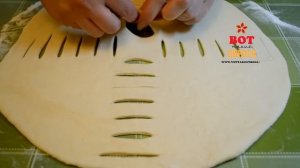 Красивый пирог из дрожжевого теста с капустой и печенью