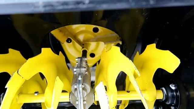 ЗАПРАВКА РЕДУКТОРА СНЕГОУБОРЩИКА ГРАФИТОВОЙ СМАЗКОЙ смотреть онлайн