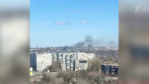 Украинская армия нанесла артиллерийский удар по жилым кварталам одного из районов Донецка