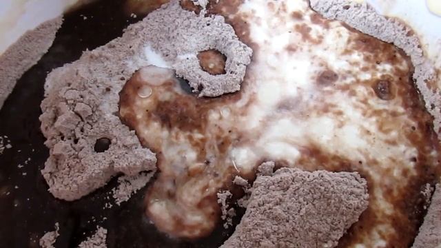 Шоколадный кекс, пирог, на кефире БЕЗ яиц, БЕЗ сливочного масла, разрыхлителя. Простая выпечка