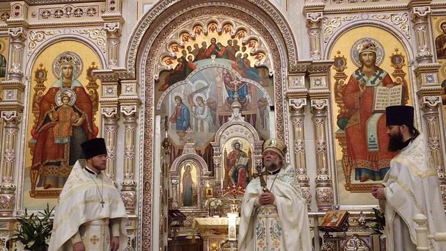 Представление нового клирика во Всехсвятском храме памятнике настоят. прихода прот. Феодором Повным смотреть онлайн