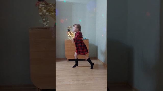 Танец Эльзы и Анны смотреть онлайн