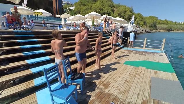 Water planet deluxe hotel & aquapark 5*, Турция. Пляж, Море с деревянным понтоном конец сентября смотреть онлайн