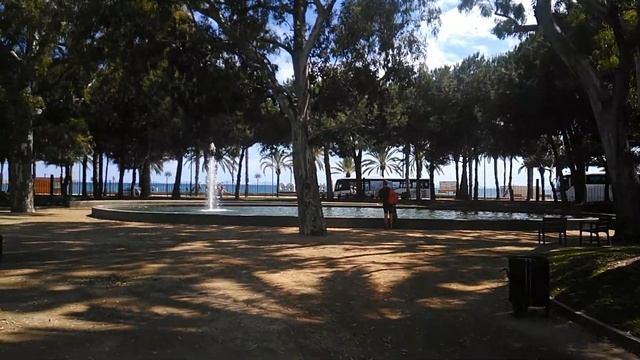 Прогулка по ... Камбрильс. Парк, лодка и фонтан! смотреть онлайн