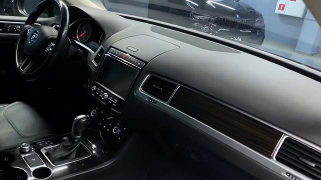 VW Touareg 3.6 бензин 2017 год.