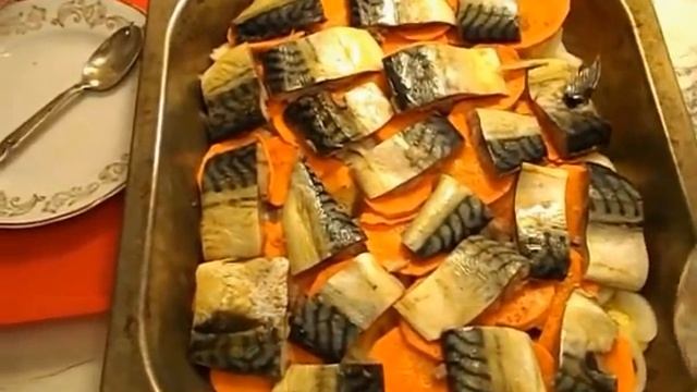 Запеченная скумбрия в духовке с картошкой под фольгой рецепт