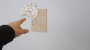 Сборка и монтаж необычной картины на стену (пазла- карты в офисе).