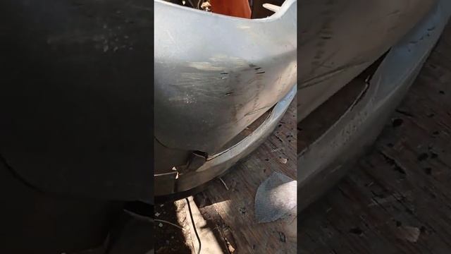 stumpy plastic welding Nissan bluebird front bumper B4 смотреть онлайн