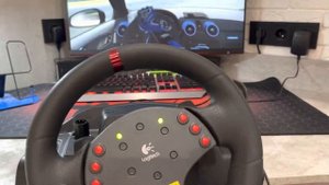 Игровой руль Logitech momo racing