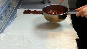 Австрийский штрудель с вишней из листового теста