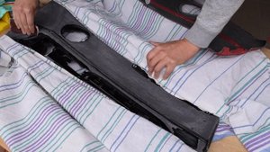 Снятие и ремонт обивки двери на BMW X6 F16. Установка карты двери.