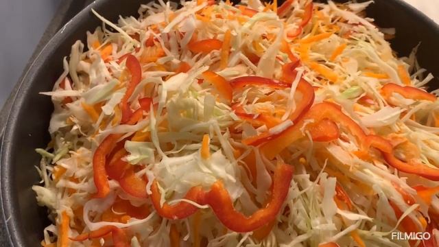 ХРУСТЯЩИЙ КАПУСТНЫЙ САЛАТ ? cook with me! смотреть онлайн