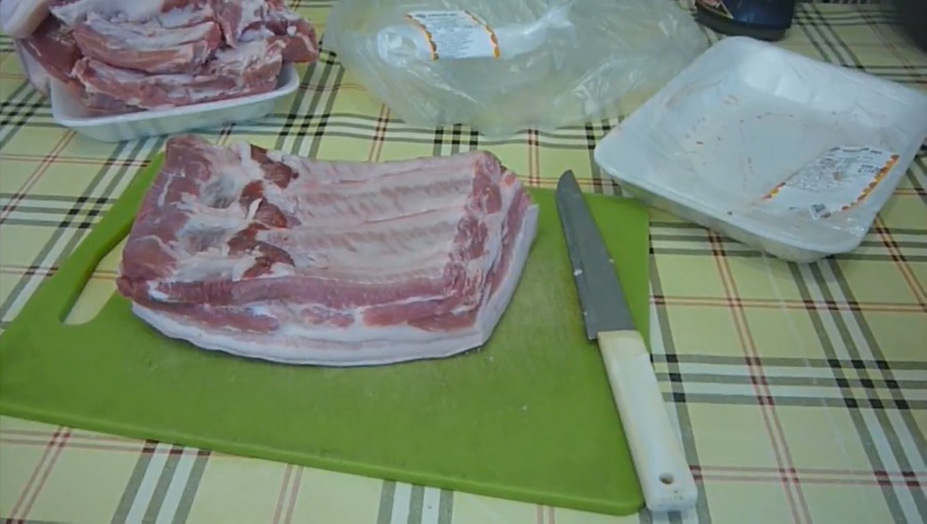 Свиная грудинка мясо на кости как приготовить рецепт по домашнему
